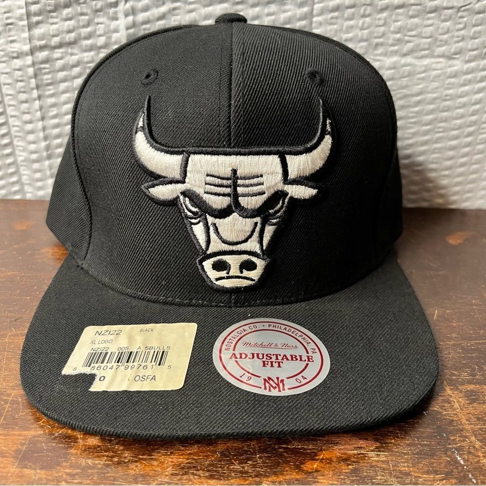 2013 Mitchell & Ness Chicago Bulls Black Snap Back Hat